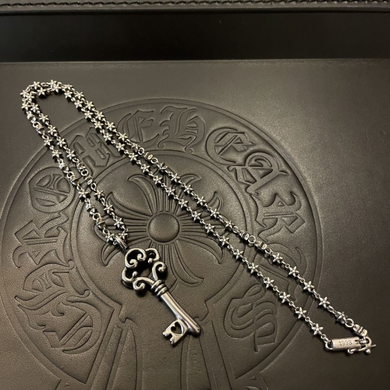 Ch**me He**ts necklaces